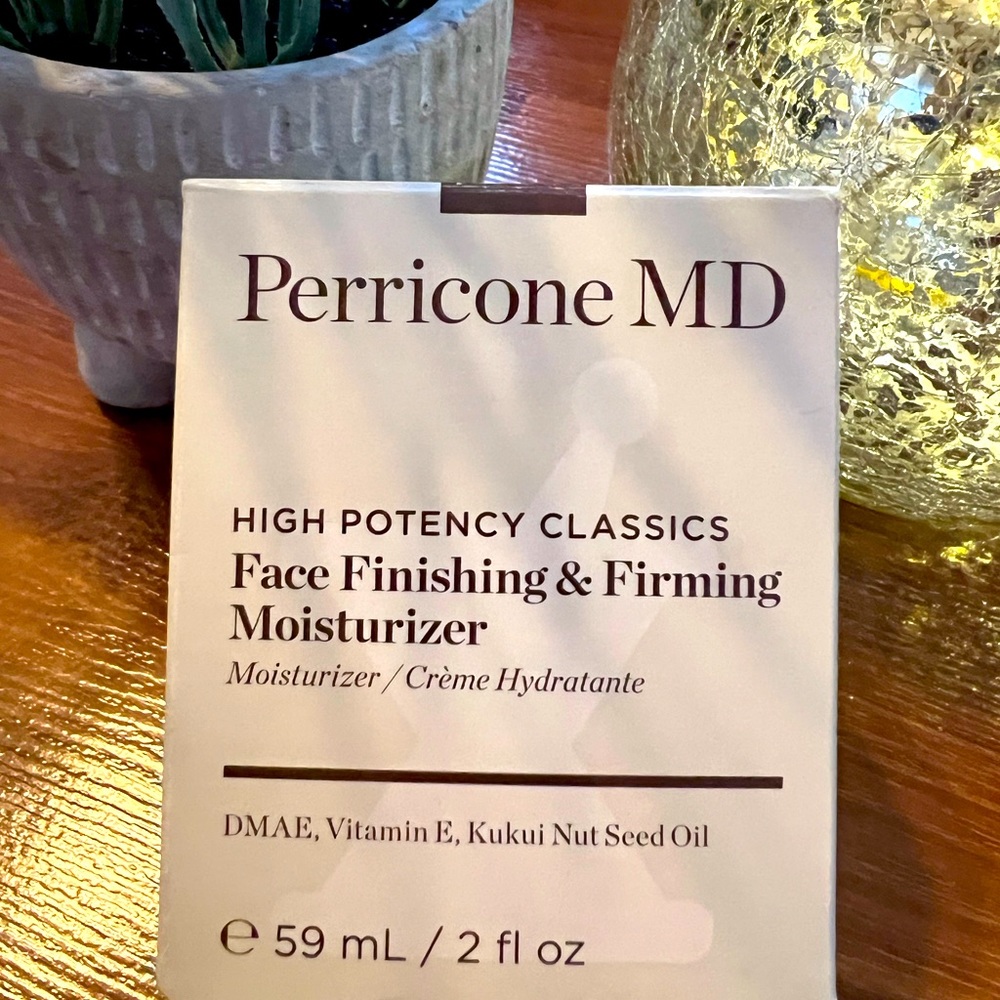 BNIB 🌺 Perricone MD